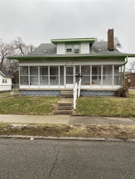 3041 W Cross St, Anderson, IN 46011 is currently not for sale. . Houses for rent anderson indiana